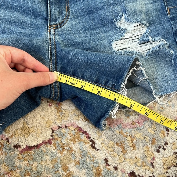 Universal Thread Jean Shorts - Picture 3 of 4